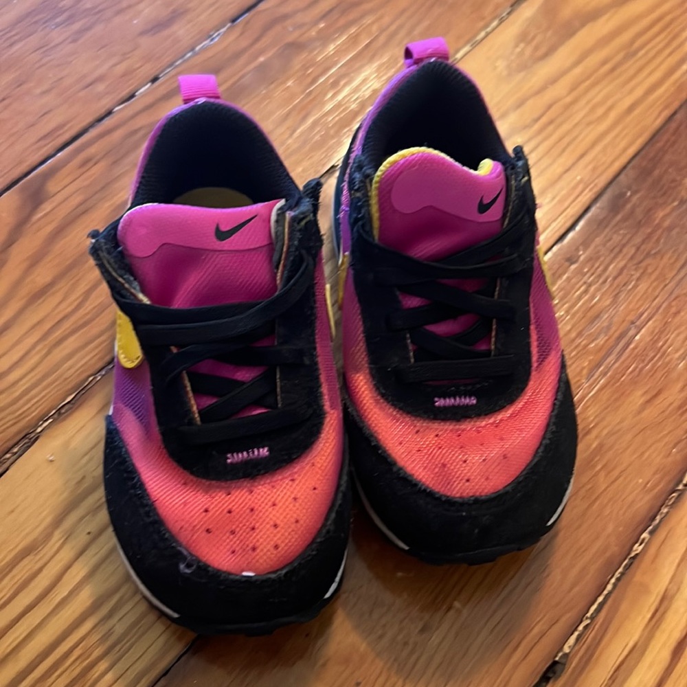 kid nikes